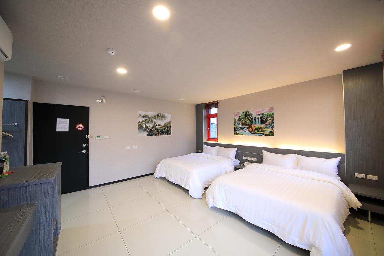 花蓮亮君經典民宿1館加2館民宿-東大門夜市-電梯包棟bright King Homestay Hualien Exterior foto