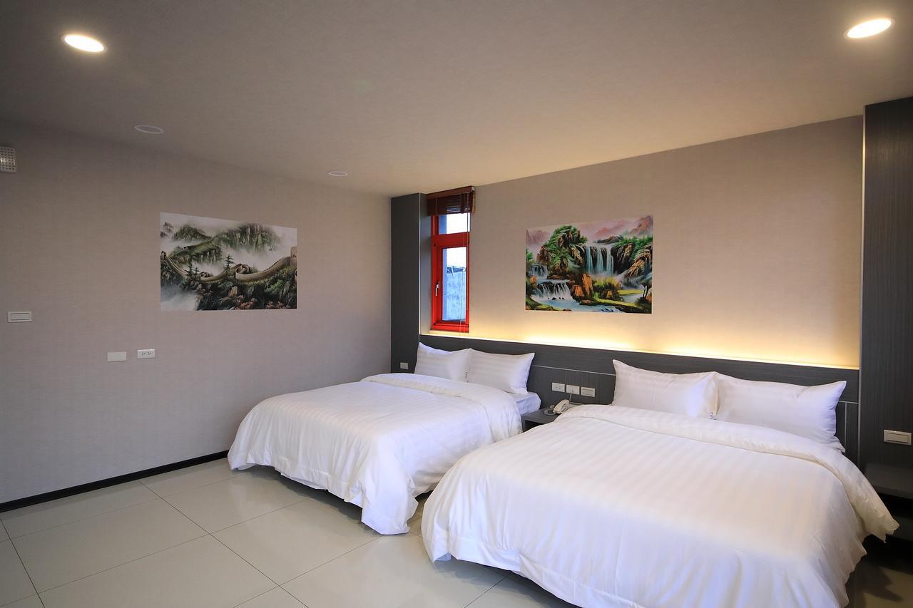 花蓮亮君經典民宿1館加2館民宿-東大門夜市-電梯包棟bright King Homestay Hualien Exterior foto